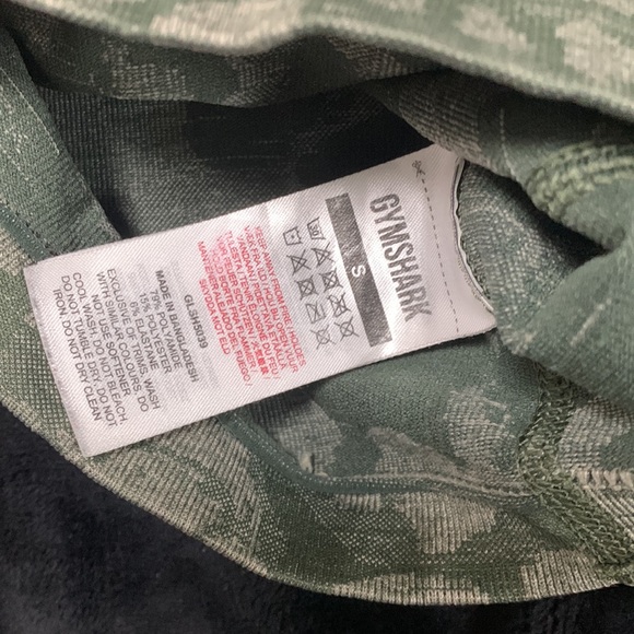 Gymshark Camo Green Shorts - Picture 2 of 4